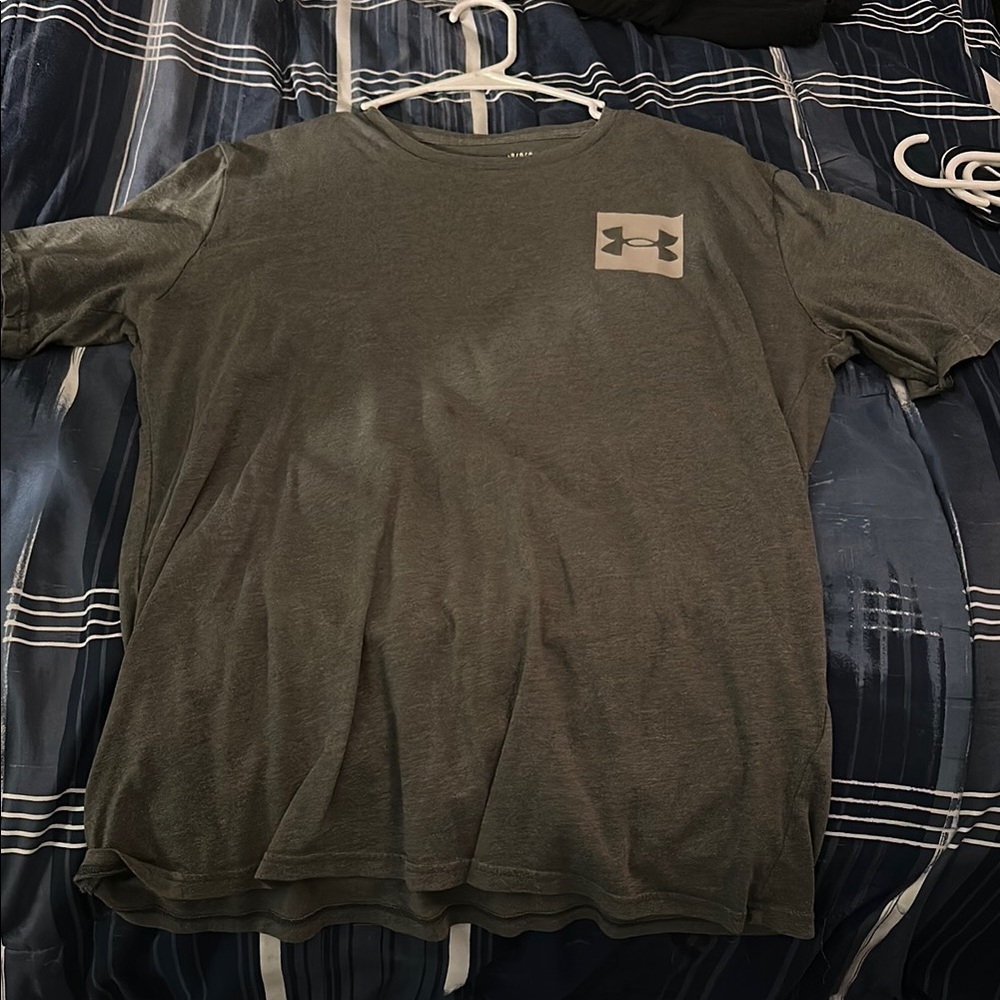 Under Armour Gray Short Sleeve Tee Classic Design